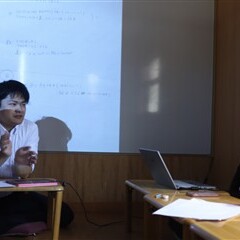 先生たちも勉強中！花マル塾の先生勉強会